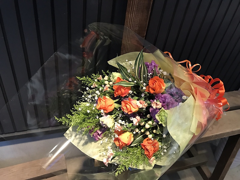 ライナス|オレンジ系の花束