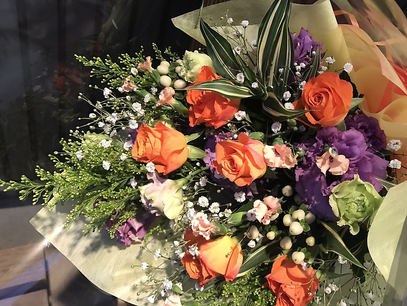 ライナス｜オレンジ系の花束の商品写真 2