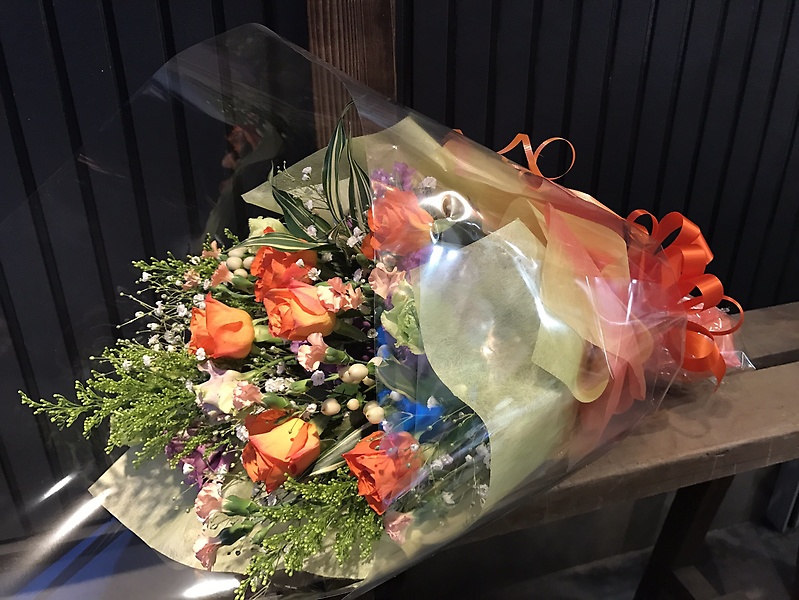 ライナス｜オレンジ系の花束の商品写真 3