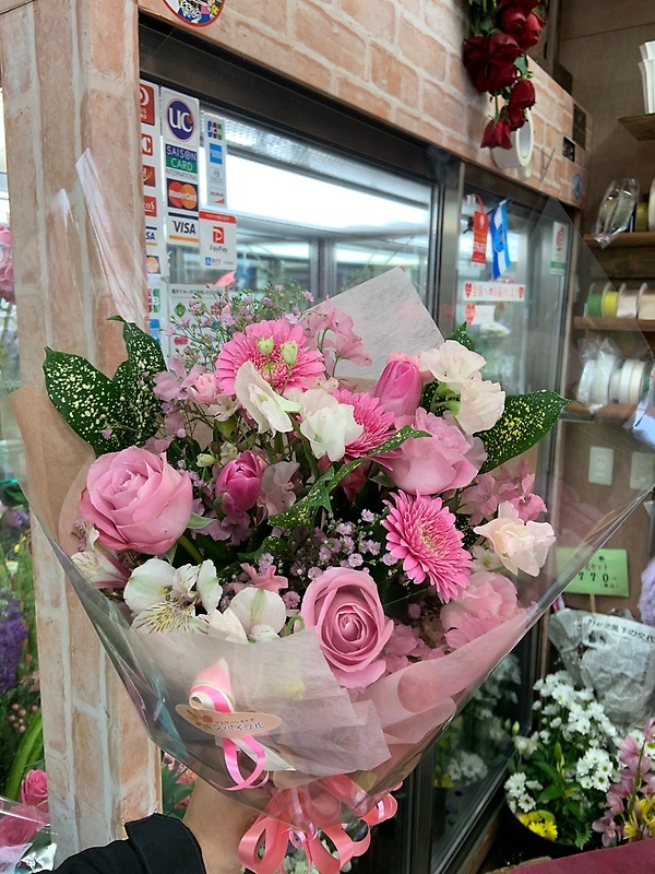 花束に想いを込めての商品写真 2