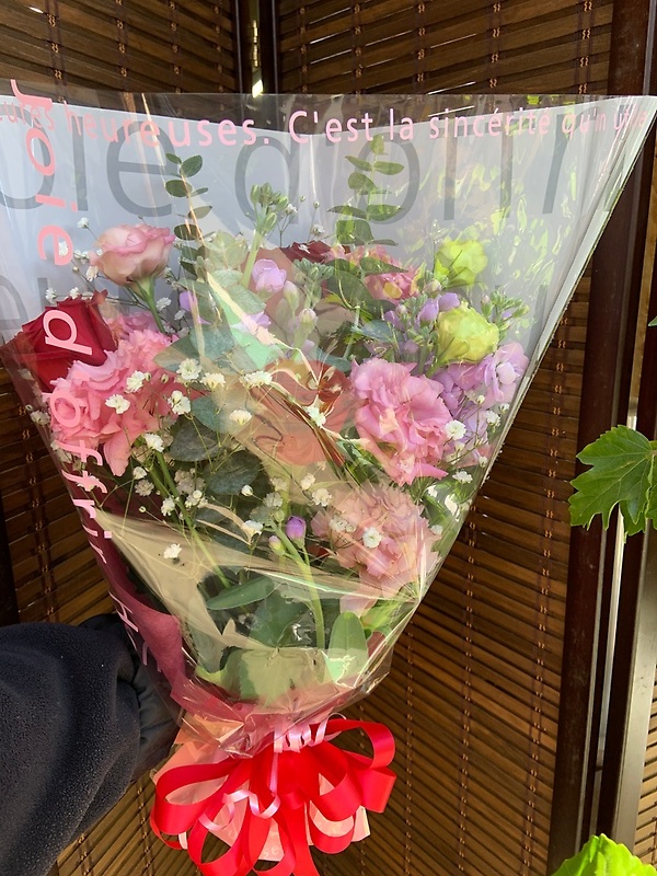 花束に想いを寄せての商品写真 3